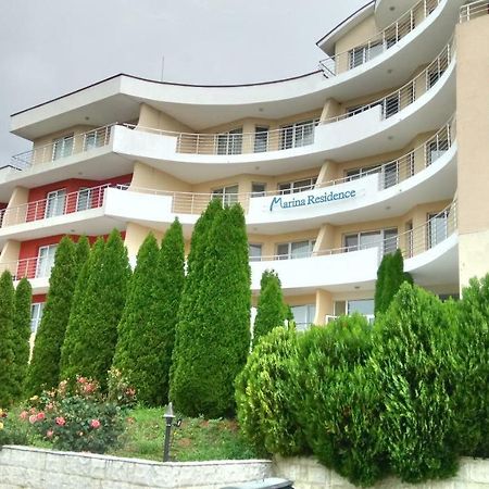 Marina Residence Complex Kavarna Bagian luar foto