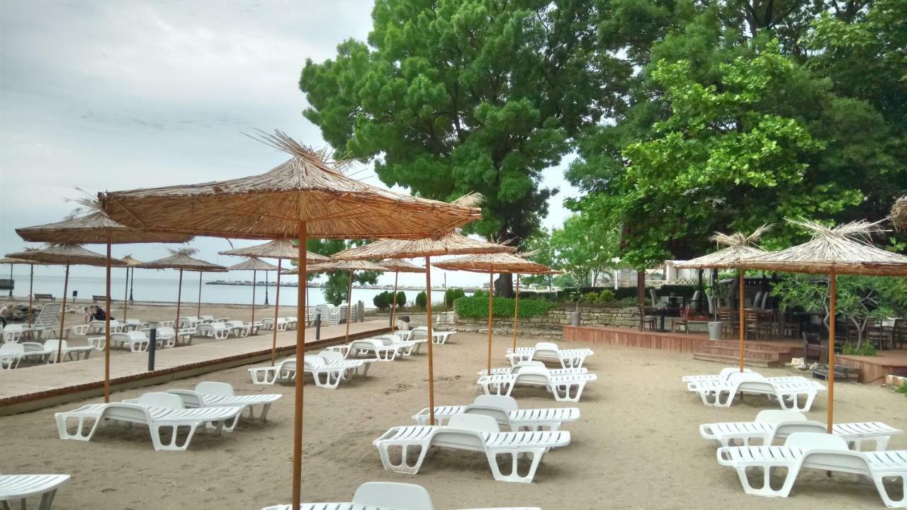 Marina Residence Complex Kavarna Bagian luar foto