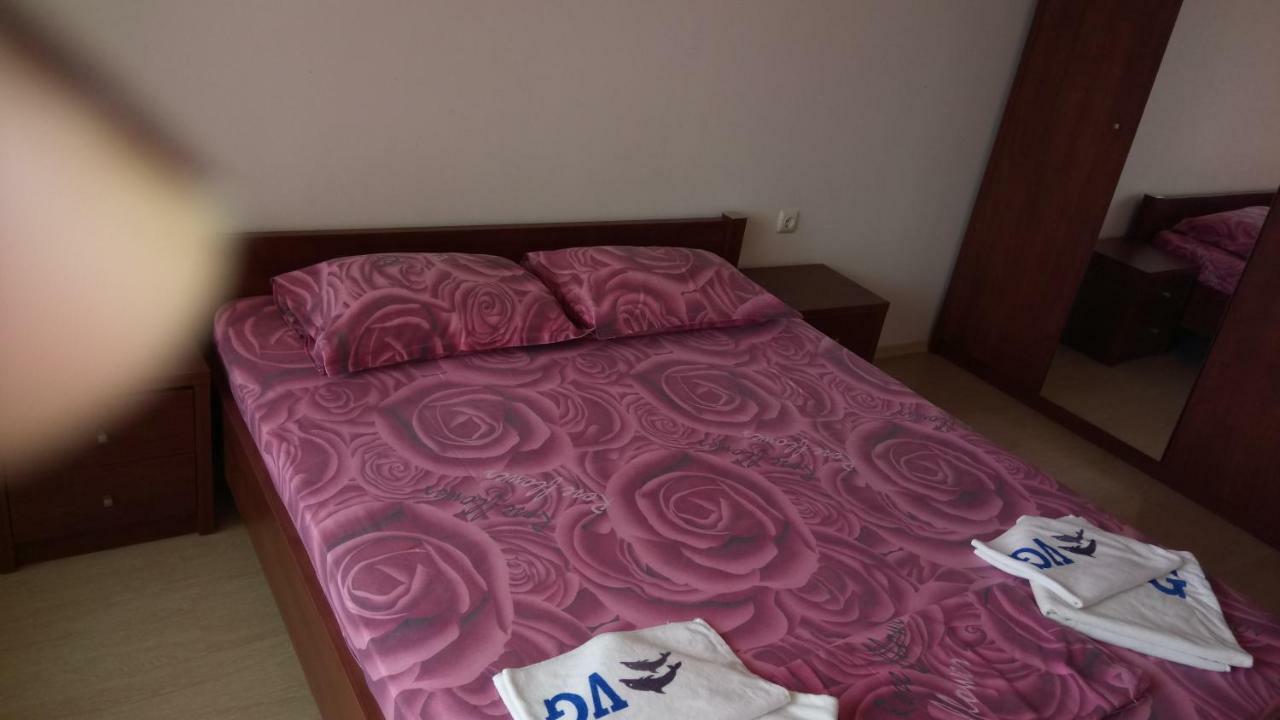 Marina Residence Complex Kavarna Bagian luar foto