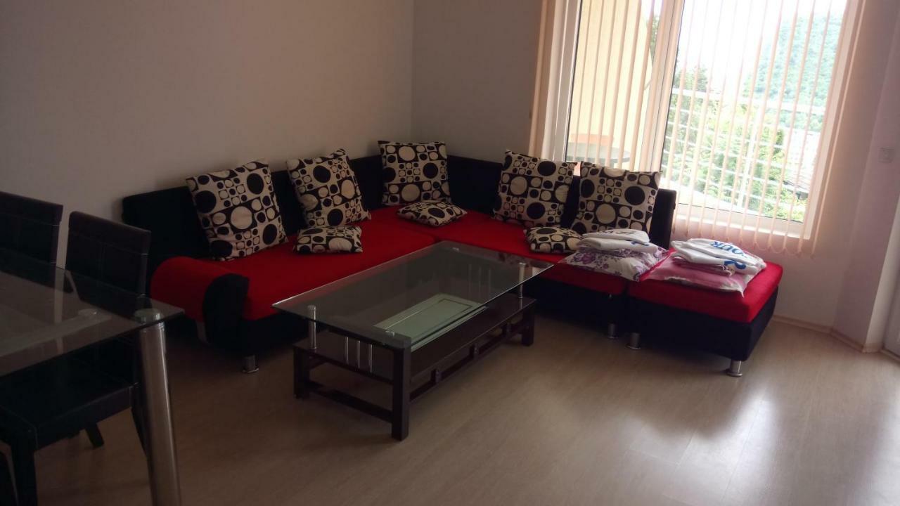 Marina Residence Complex Kavarna Bagian luar foto